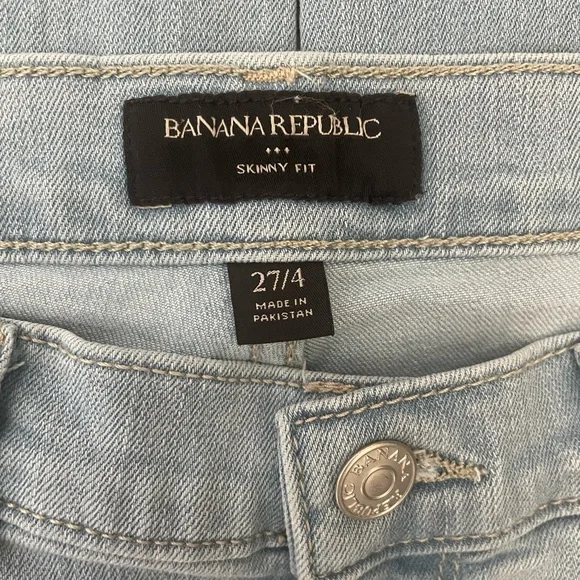 Banana Republic Light Wash Skinny Jeans - Picture 3 of 3
